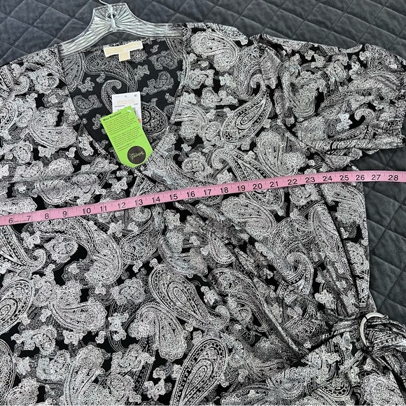 Michael Kors Top Women’s 2X Wrap Blouse Paisley Silver Shirt B22 - Picture 5 of 8